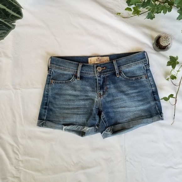 Hollister Shorts NWOT - Picture 1 of 3